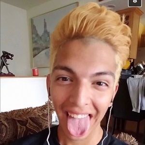 Meet your Posher, Leo