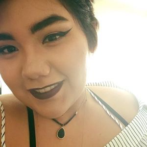 Meet your Posher, Itzia