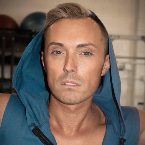 Meet your Posher, Johnny - Picture 1 of 1