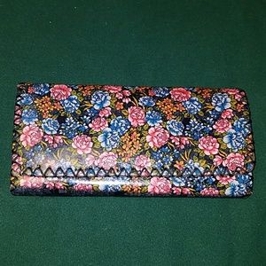 NWT BLACKEN FLORAL WALLET