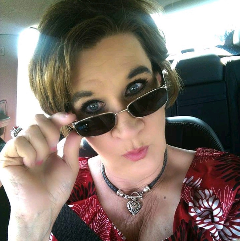 Meet your Posher, Joanie