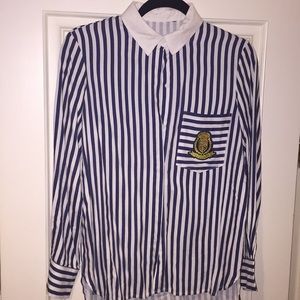 Super cute collar top!