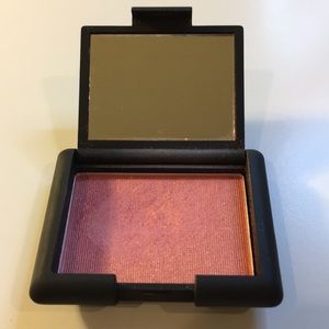 NARS blush in orgasm