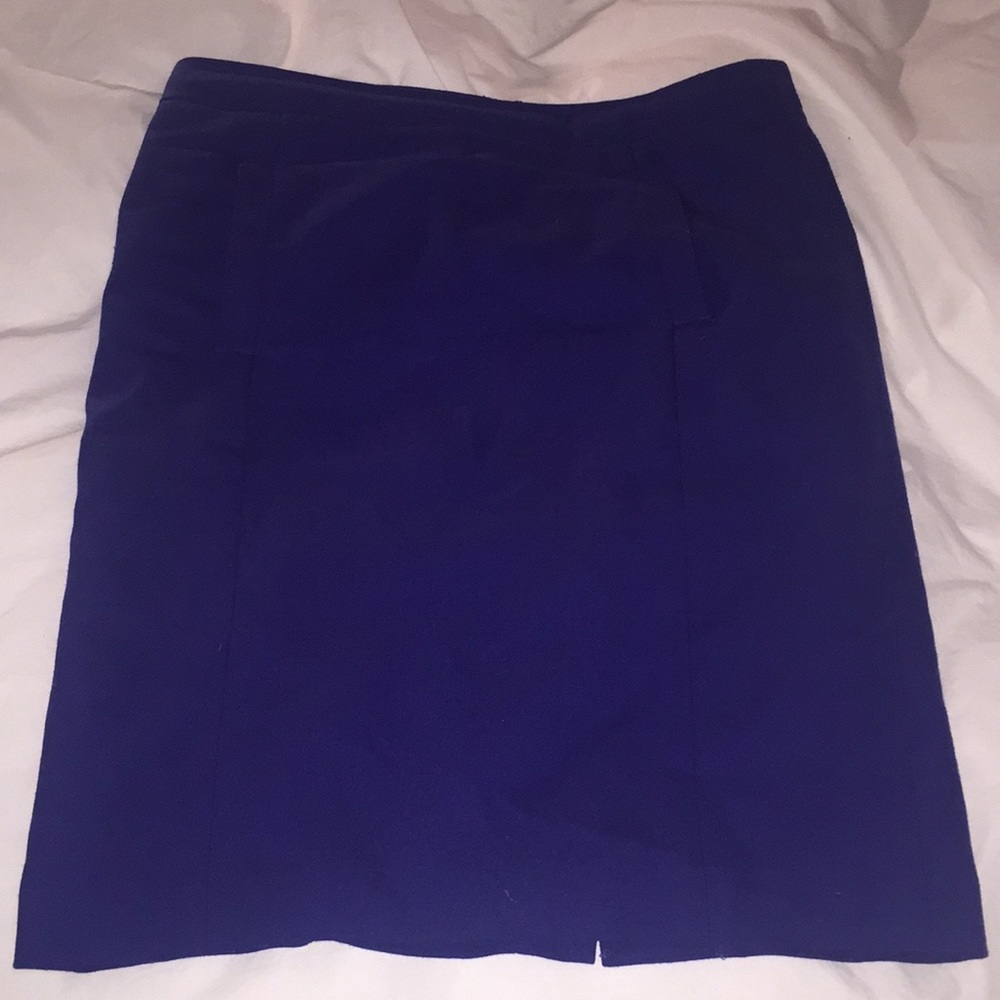 Blue pencil skirt with pockets