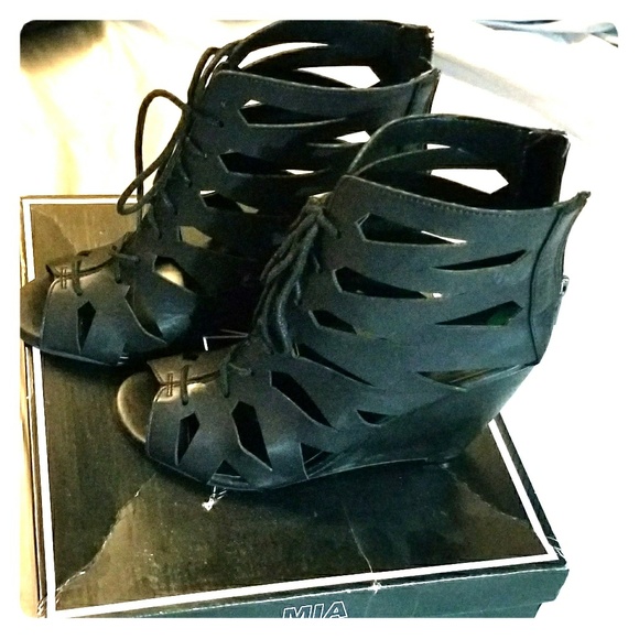 MIA wedges LACE ups zipper too sz 8 - Picture 1 of 3