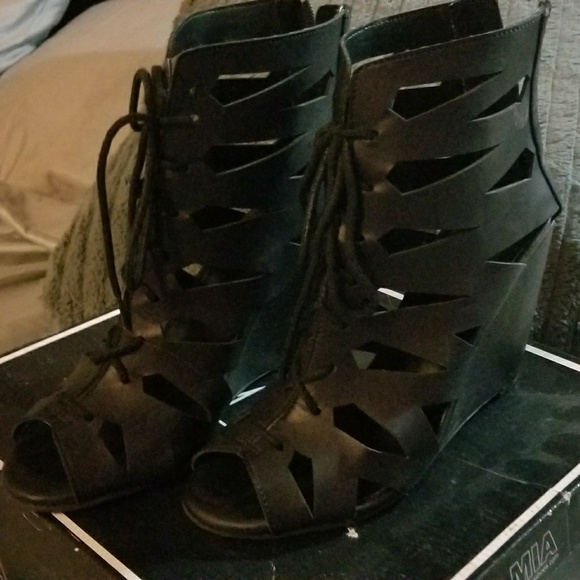 MIA wedges LACE ups zipper too sz 8 - Picture 3 of 3