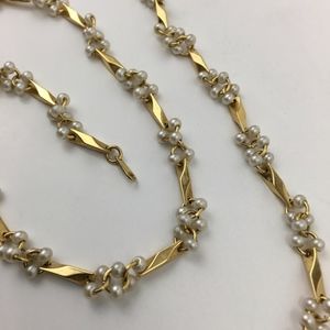 🛍 Vintage 24" gold link and pearl necklace.