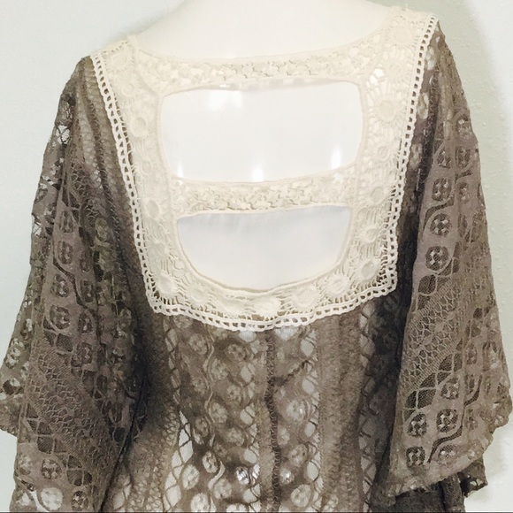 Kiarra Taupe & Cream Strap Back Blouse! - Picture 6 of 8