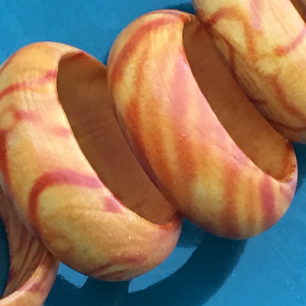 Wavy wooden ring