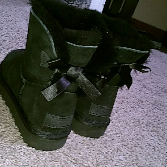 Ugg boots bailey bow size 6 - Picture 1 of 4