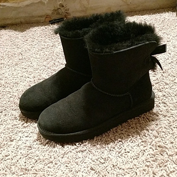 Ugg boots bailey bow size 6 - Picture 3 of 4