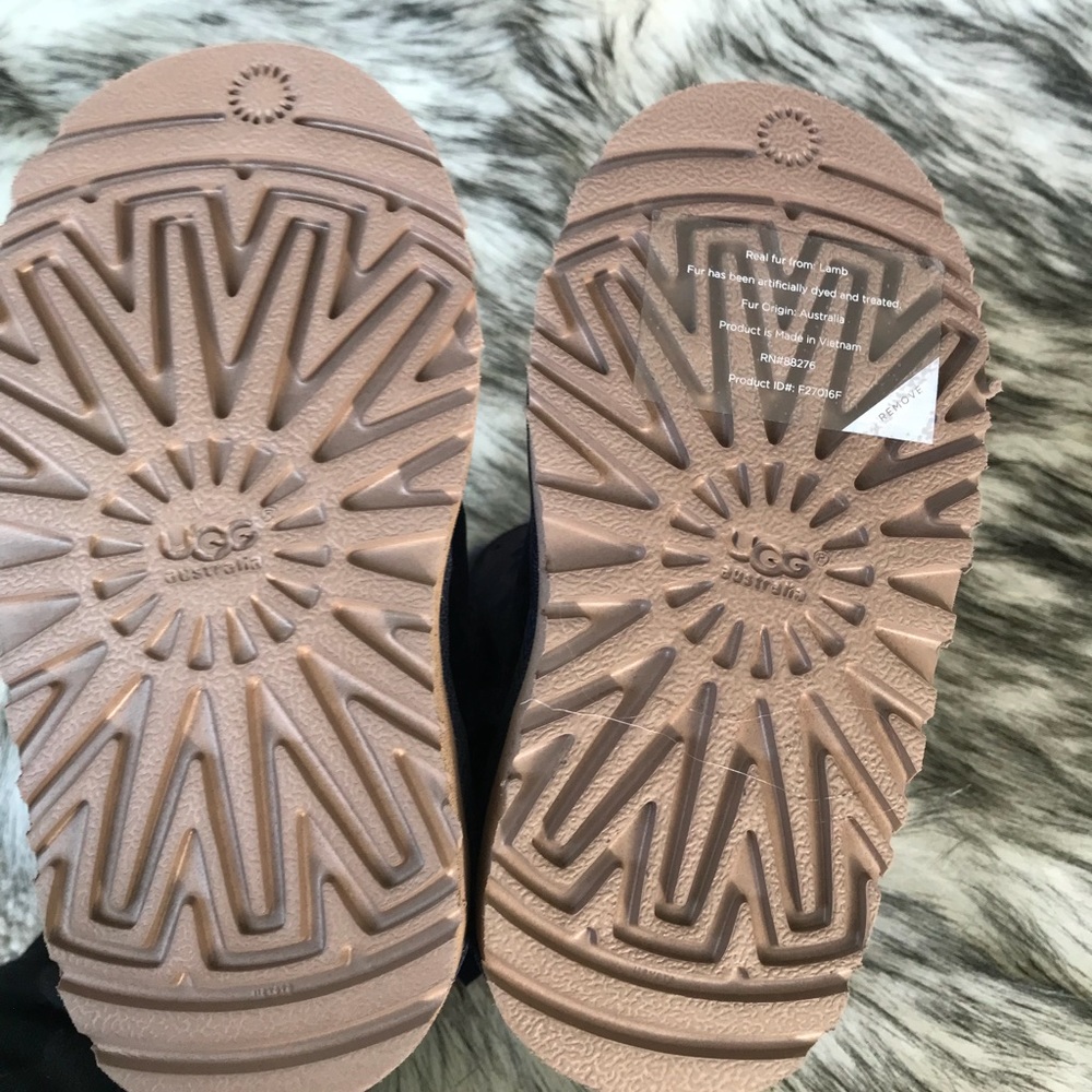 ✨Girl’s UGG Bailey Bow Mini Navy ✨ - Picture 8 of 8