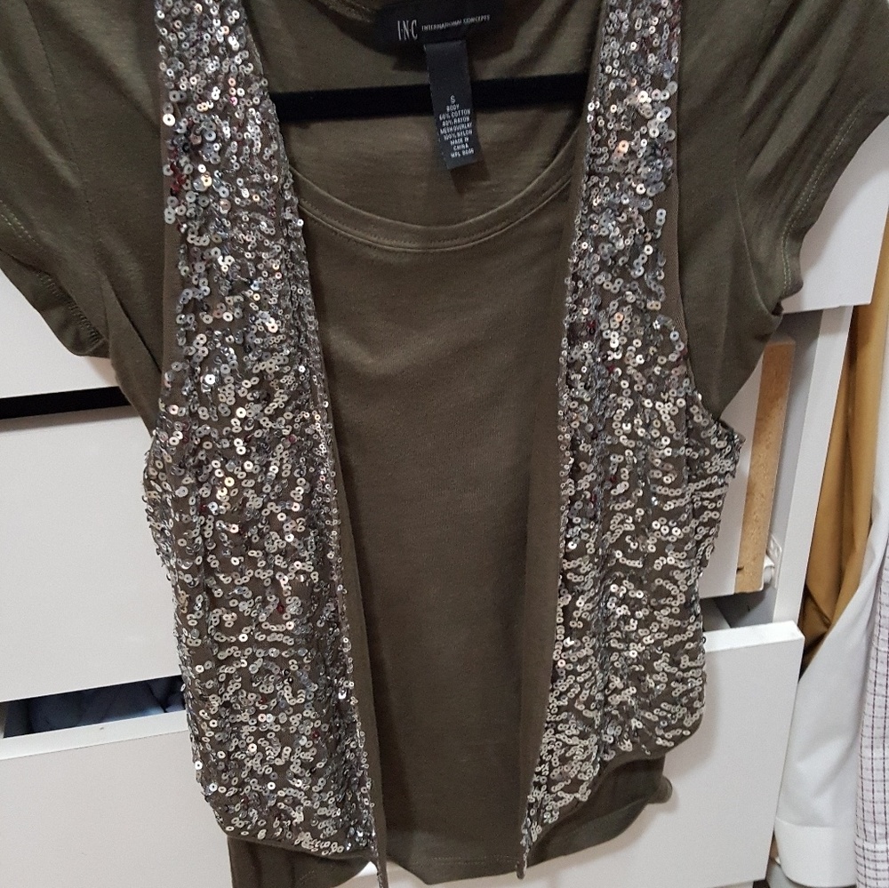 Womens tops