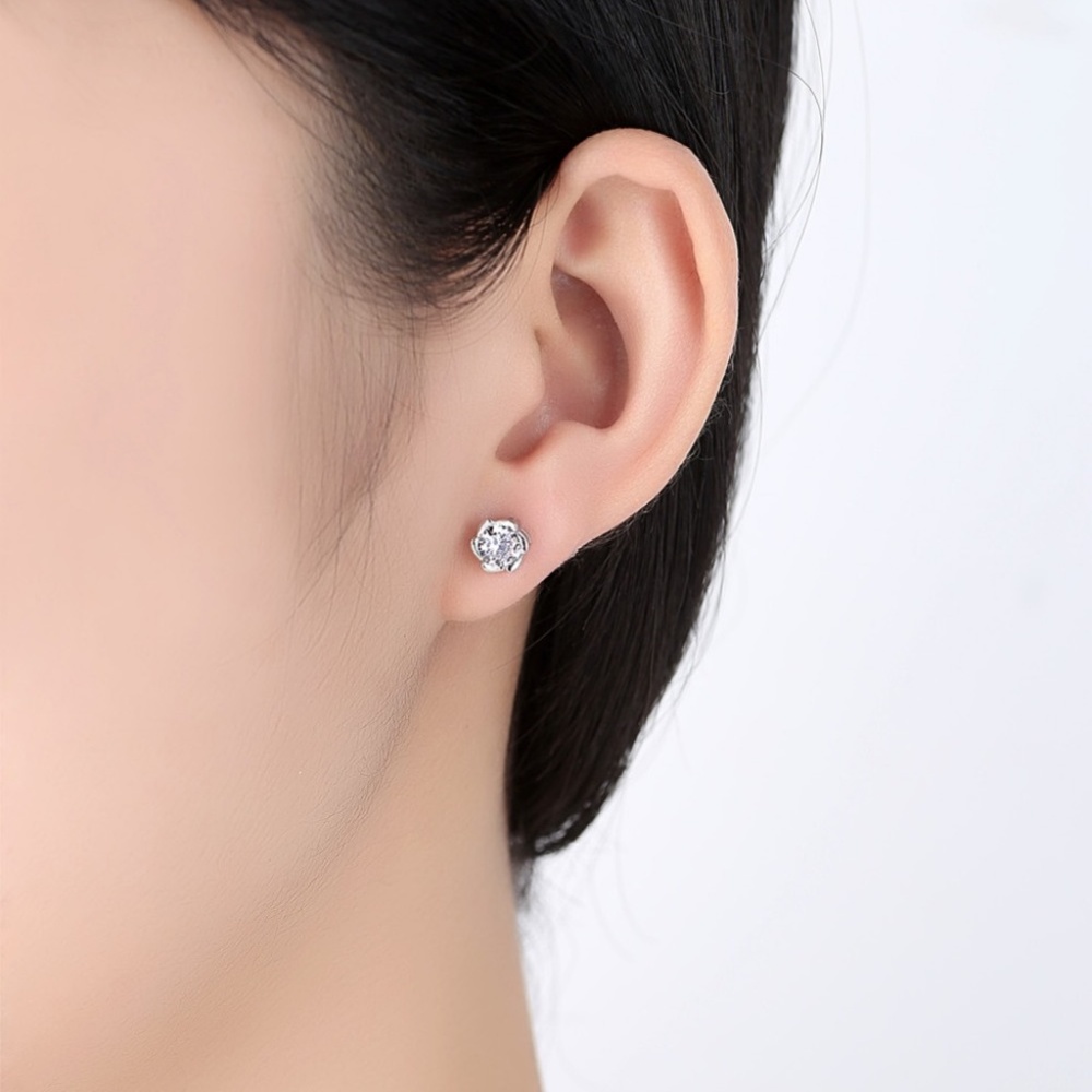 ❤️4 for $20 Sale❤️ Flower Stud Earrings❤️❤️ - Picture 3 of 3
