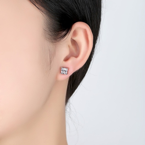 ❤️❤️Sterling Sliver Square CZ Earrings❤️❤️ - Picture 3 of 4