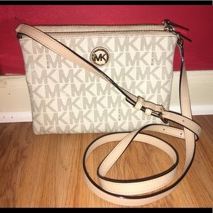 ♥️SOLD♥️ Michael Kors Vanilla Tech Crossbody EUC