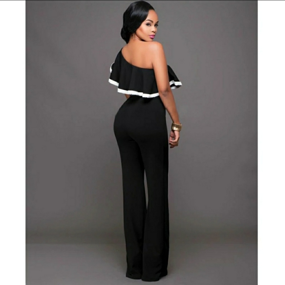 🌞LAST ONE🌞   💕One Shoulder Black Jumpsuit💕 - Picture 2 of 6