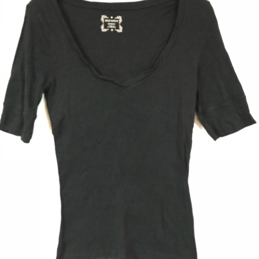 Black Old Navy Tee