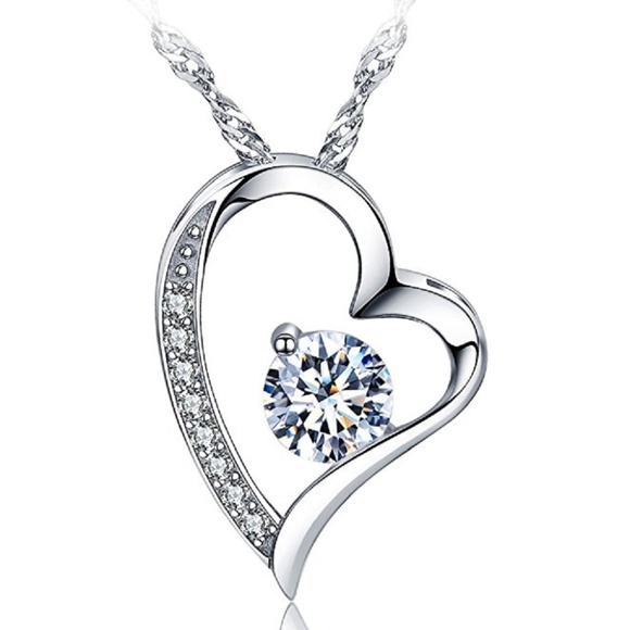 Jewelry - ❤️4 for $20 Sale❤️ Sliver Heart Necklace❤️❤️
