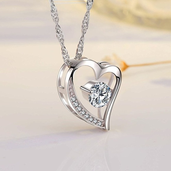 ❤️4 for $20 Sale❤️ Sliver Heart Necklace❤️❤️ - Picture 3 of 4
