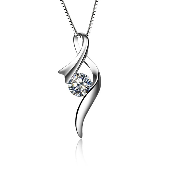 Jewelry - ❤️4 for $20 Sale❤️CZ Simple Elegant Necklace