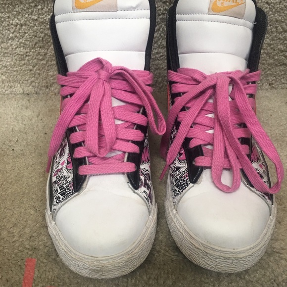 Women’s Nike Shoes. - Picture 5 of 6