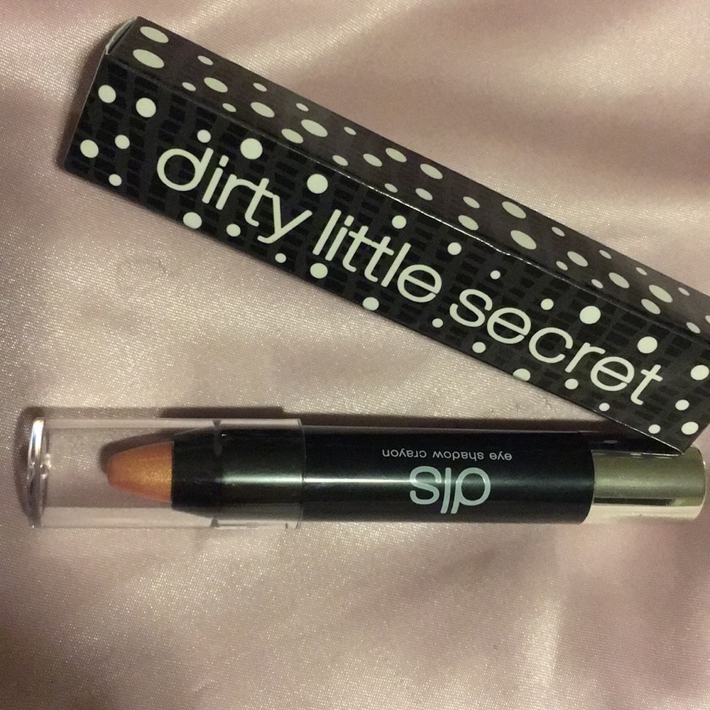 Dirty little secret eyeshadow crayon in Fetch
