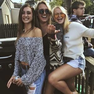 Meet your Posher, Ella