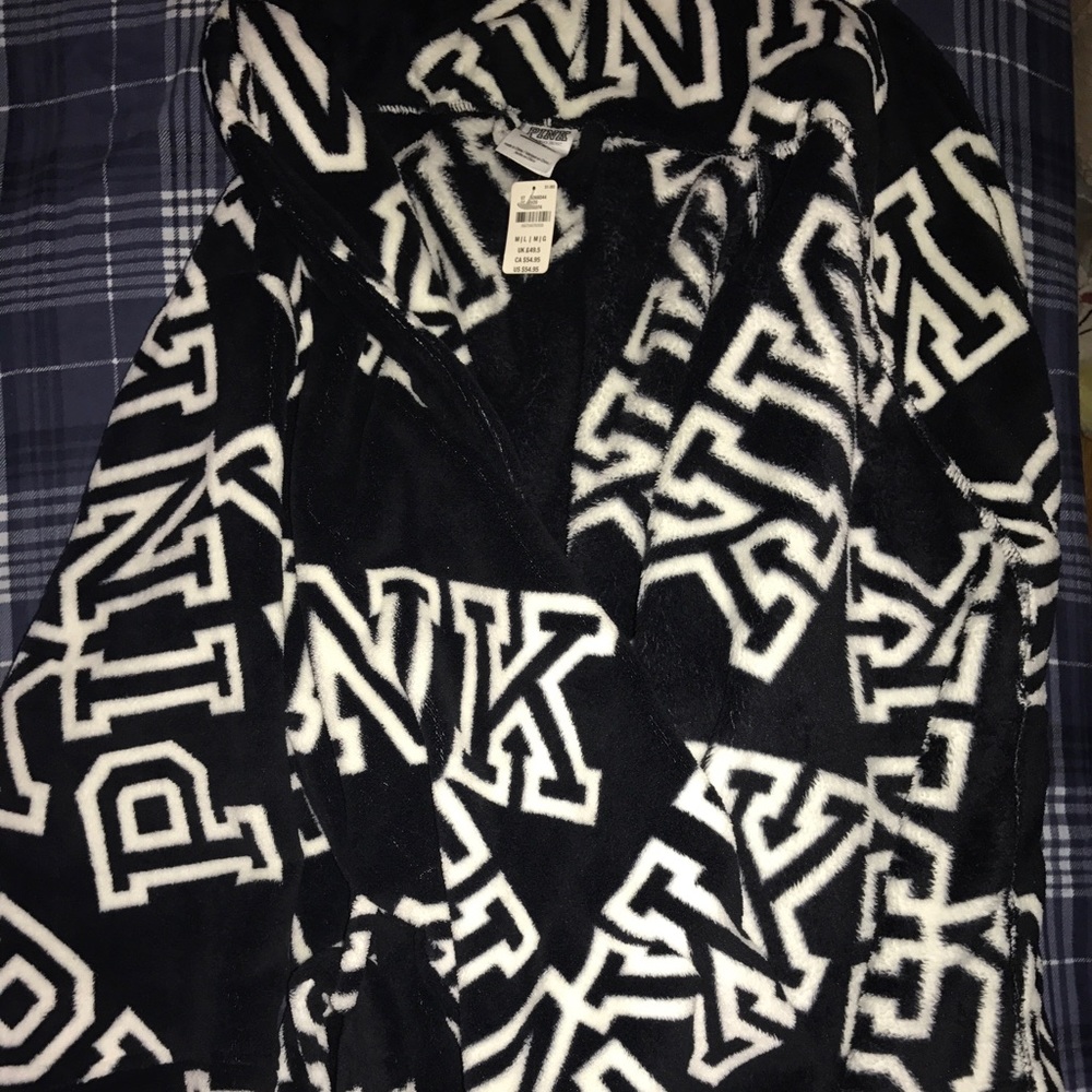 VICTORIA SECRET - PINK ROBE