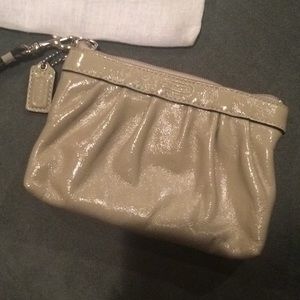 HOST PICK 🎉 Genuine leather Coach wristlet