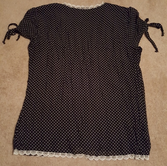 Top - Picture 2 of 3