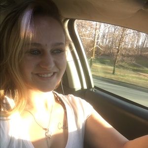 Meet your Posher, Lauren