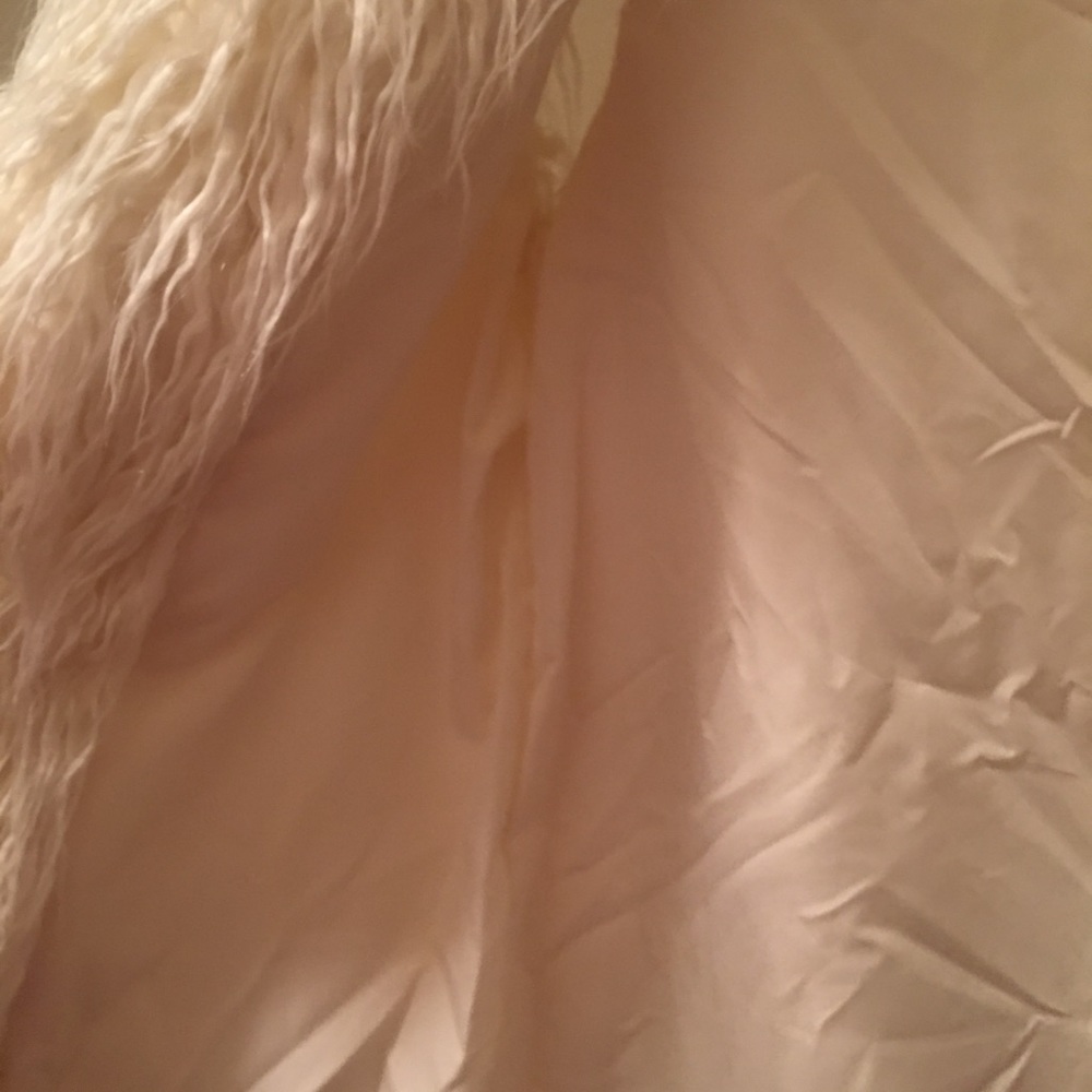 Mossimo Faux Fur Vest - Picture 4 of 7