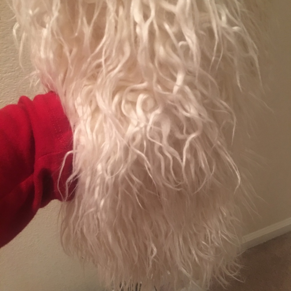 Mossimo Faux Fur Vest - Picture 5 of 7