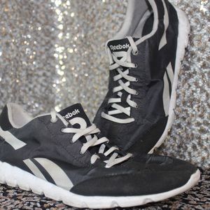 Reebok Black/White Sneakers Size 8.5