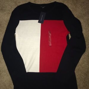 Tommy Hilfiger light sweater