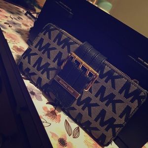 MICHAEL KORS EVERYDAY WALLET ✨💫