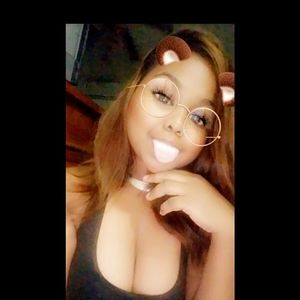 Meet your Posher, Carmelita