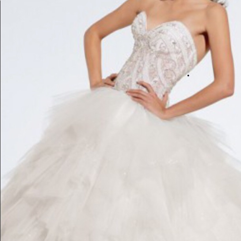 wedding dress Eve of Milady