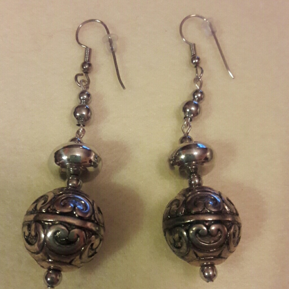 DebbBees #64 Silvertone medium drop earrings.