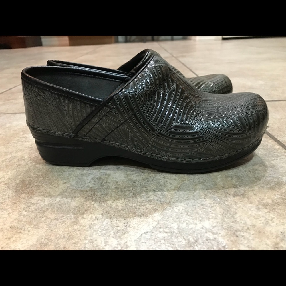 Dansko size 37 pewter clogs