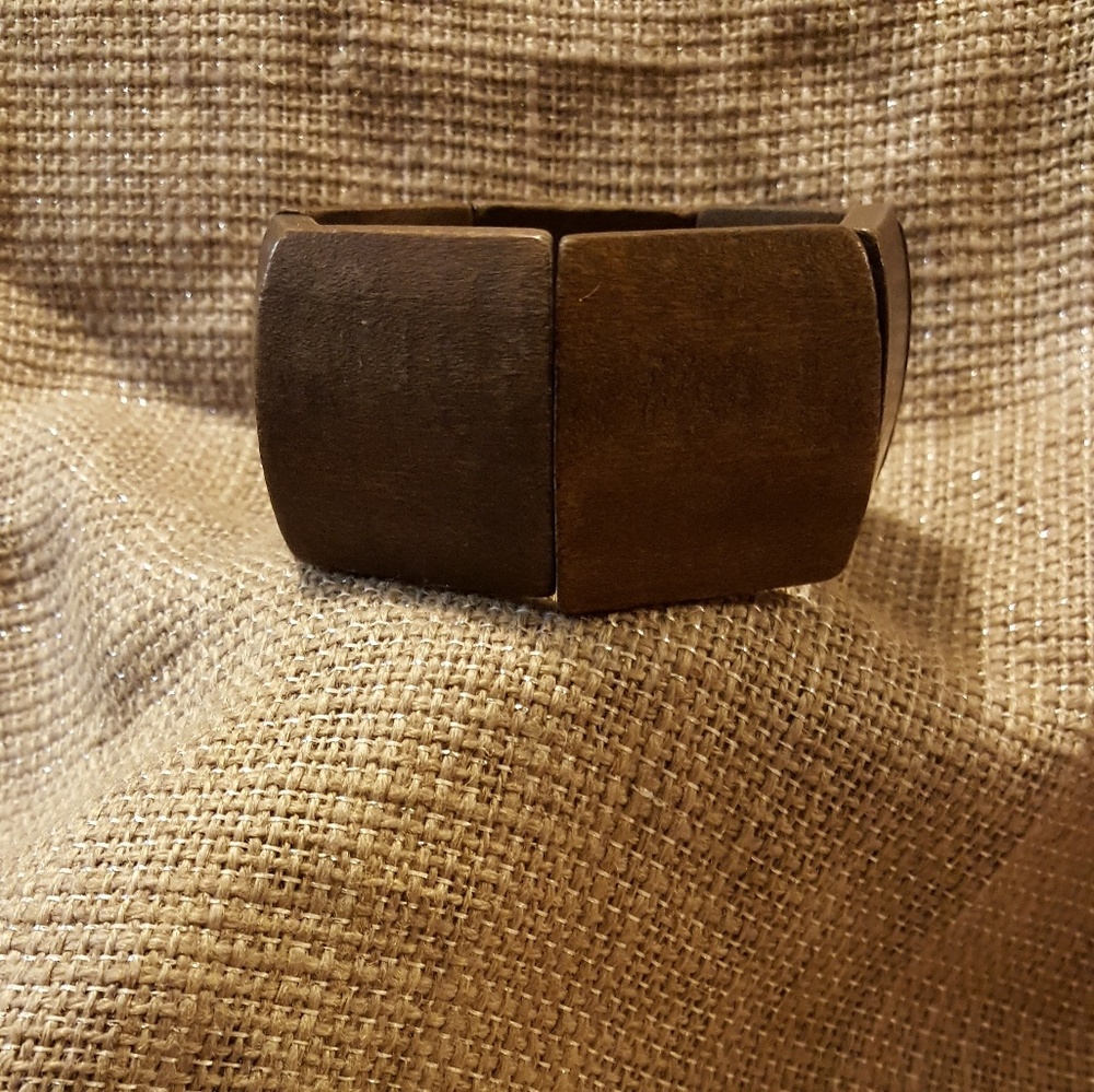 Beautiful Vintage Wooden Stretch Bracelet