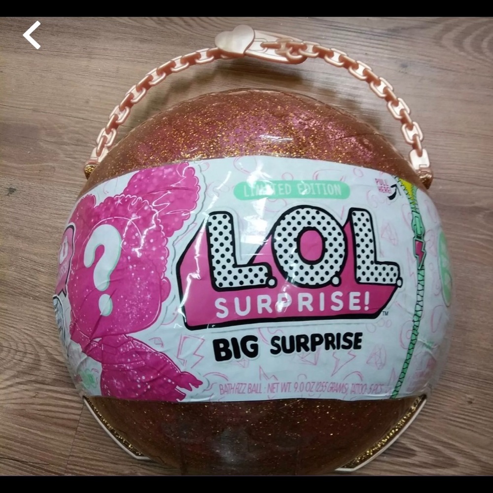 LOL big surprise ball!