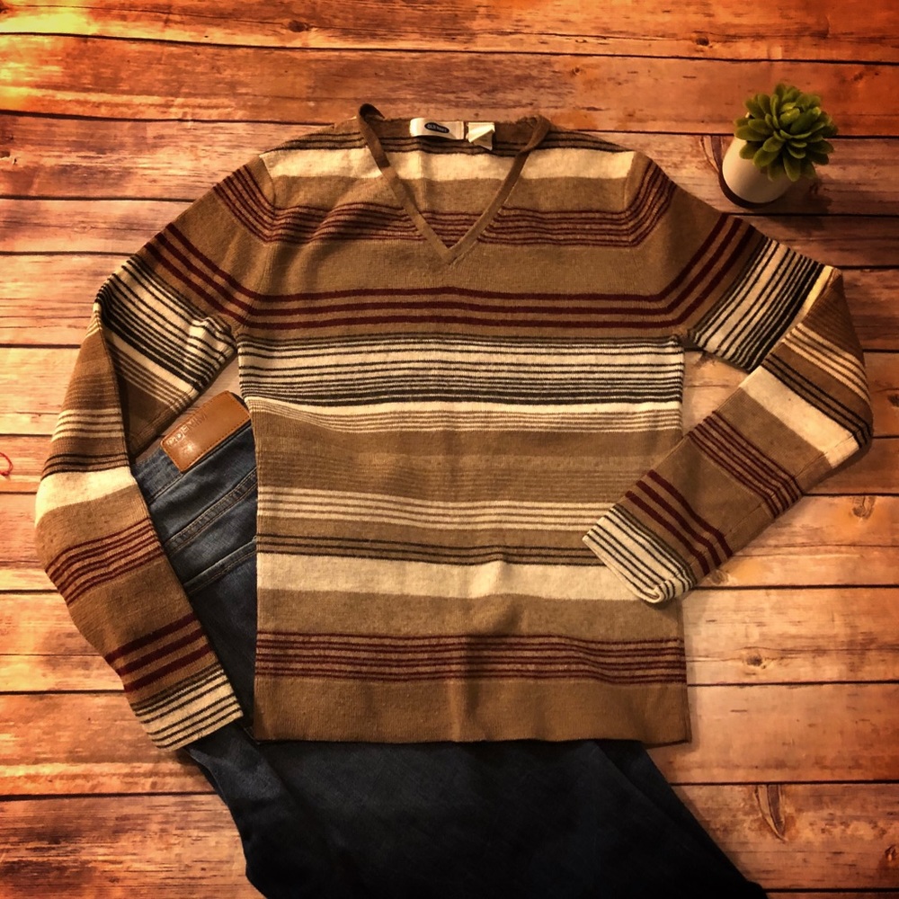 ❄️OLD NAVY V-Neck Striped Sweatee❄️