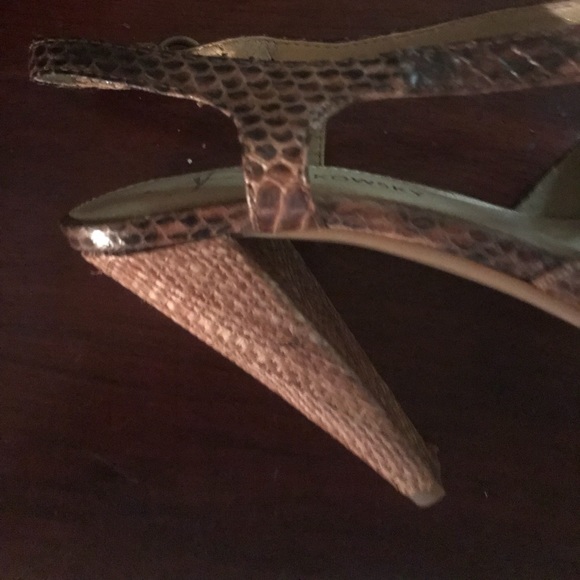 B Makowsky Sexy Sling Backs Size 6 - Picture 2 of 5