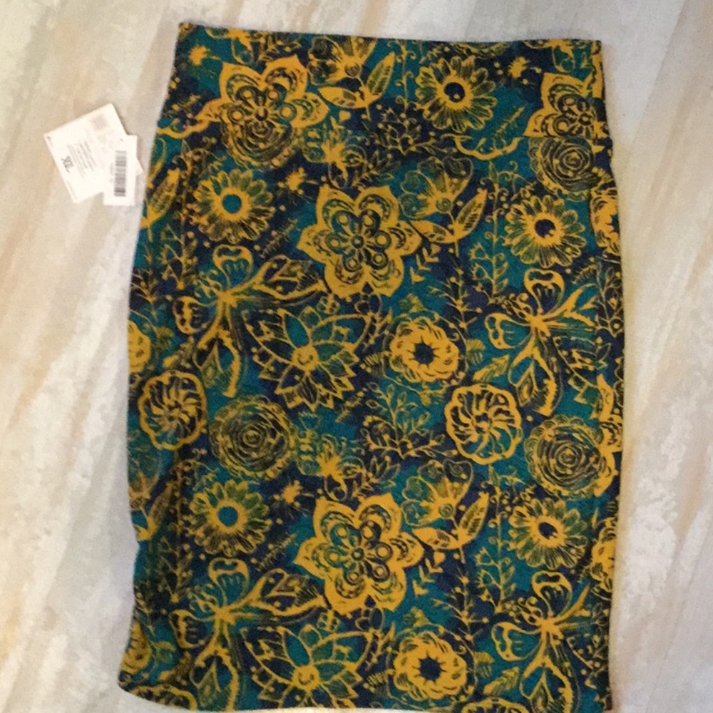 NWT Lularoe Cassie Skirt