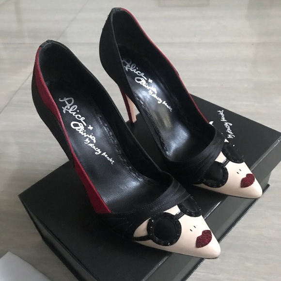 Alice + Olivia Shoes - VERY RARE Alice + Olivia Stacey Face Pumps