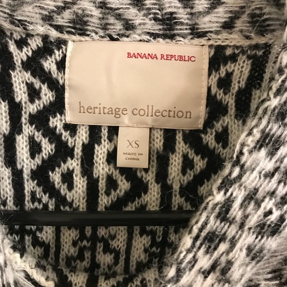 Banana Republic Heritage collection sweater - Picture 2 of 2
