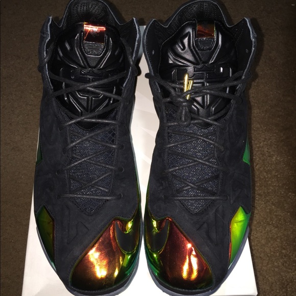 SOLD! SOLD! Nike Lebron 11 XI EXT Kings Crown - Picture 2 of 8