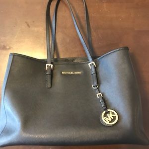 Michael Kors Jet set Travel Large Black Tote